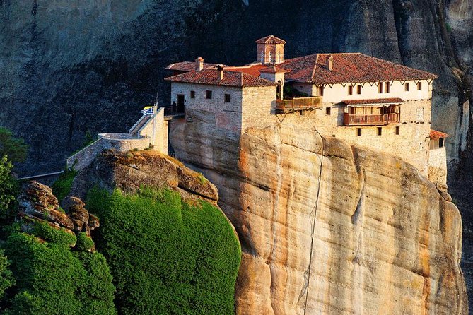 2-Day Tour to Delphi & Meteora with Guide and Tickets From Athens - Your free time in Kalambaka: lunch gap and timing
