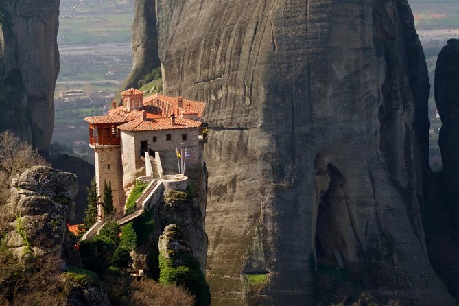2-Day Tour to Delphi & Meteora with Guide and Tickets From Athens - Transportation and comfort: the long Athens-to-Meteora road
