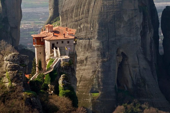 3-Day Trip to Delphi and Meteora from Athens - Day 2 to Meteora: scenic drive, fixed timing, and a dinner clock