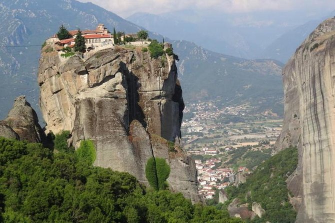 4-Day Classical Greece Tour: Epidaurus, Mycenae, Olympia, Delphi, Meteora - Meteora Monasteries and Thermopylae: The Long Final Push Home