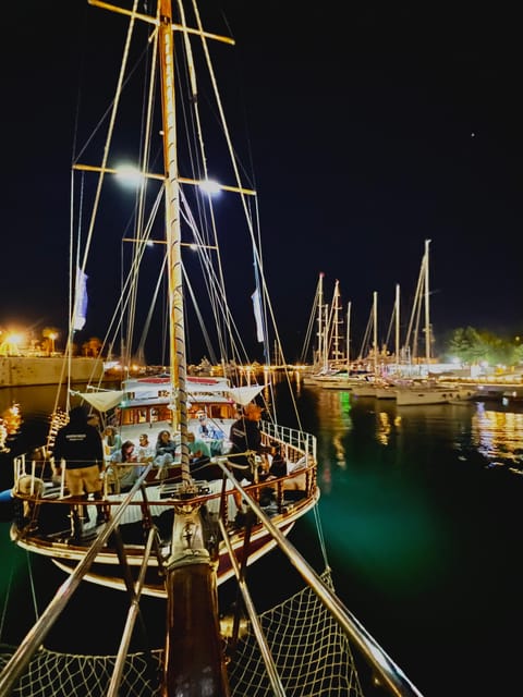 Athens: 3-Hour Sunset Cruise with Swim Stop, Snacks & Drinks - The 19:30 departure rhythm and what the first stretch feels like