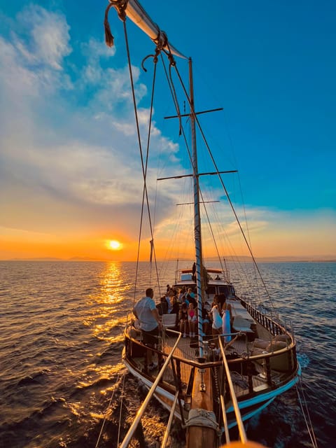 Athens: 3-Hour Sunset Cruise with Swim Stop, Snacks & Drinks - Getting to Marina Zea (and boarding without stress)