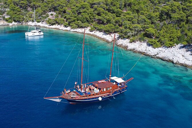 Athens Day Cruise: 3 Islands Tour in the Saronic Gulf with Lunch - Onboard food and drinks: lunch at the right time, not as an afterthought