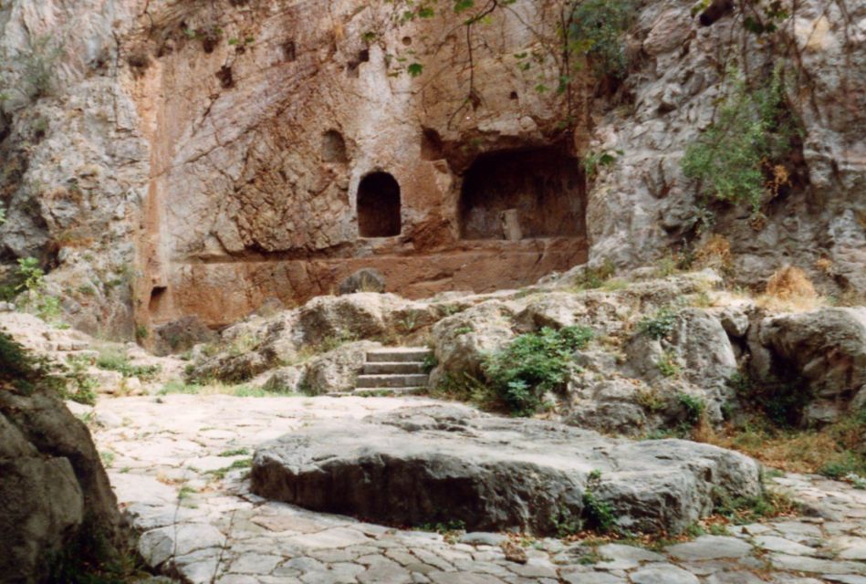 Athens: Delphi, Corycian Cave, and 300 Battlefield Day Trip - The Athens to Delphi drive: myths before you hit the ruins
