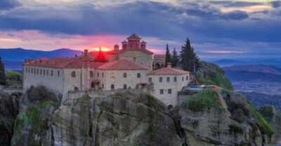 Athens: Meteora 2-Day Trip with Hotel, Sunset & Morning tour - Athens to Kalambaka by bus: what changes, what doesn’t