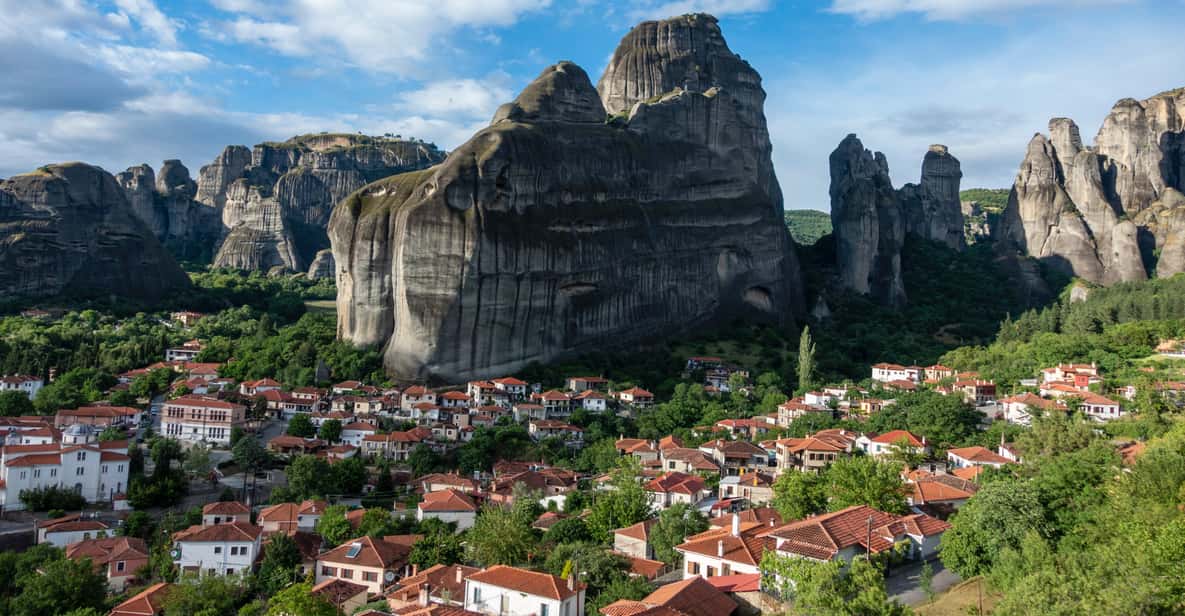 Athens: Meteora Day Trip with Audio Guide and Lunch Option - Athens pickup points and the 4-hour coach ride to Kalabaka