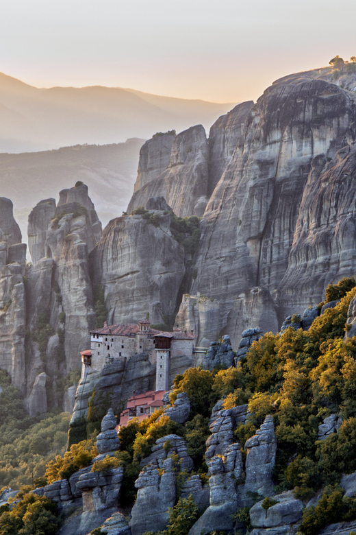 Athens: Meteora Day Trip with Audio Guide and Lunch Option - Timing, walking, and what to wear for Meteora