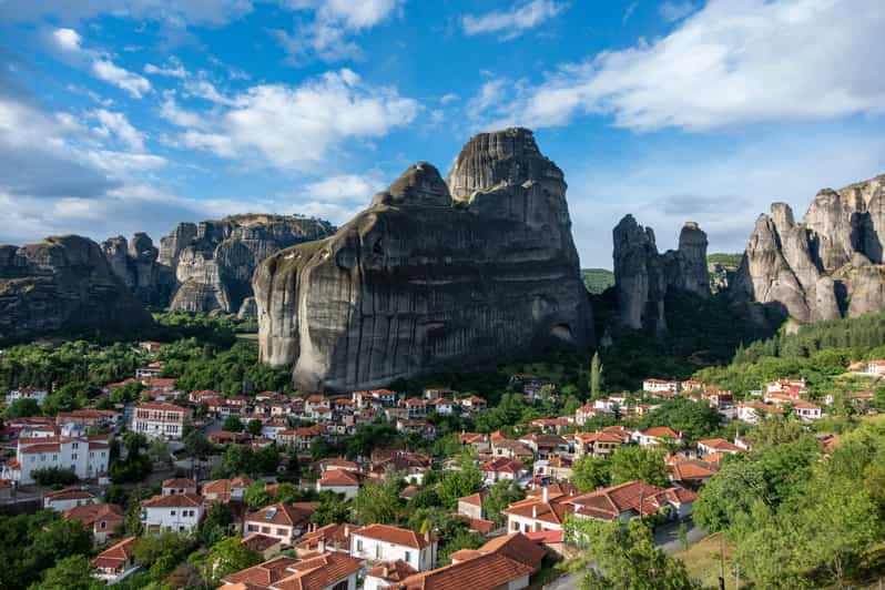 Athens: Meteora Day Trip with Audio Guide and Lunch Option - Kalabaka break: where you reset before the rocks