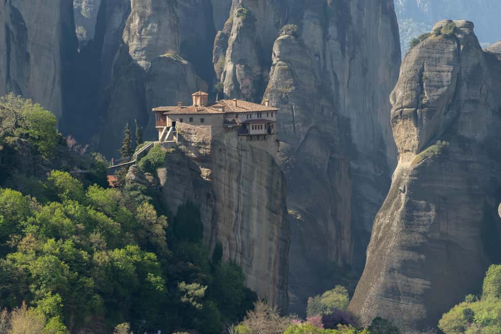 Athens: Meteora Monasteries Day Trip with Caves and Lunch - Practical tips that make the day easier (and your photos better)