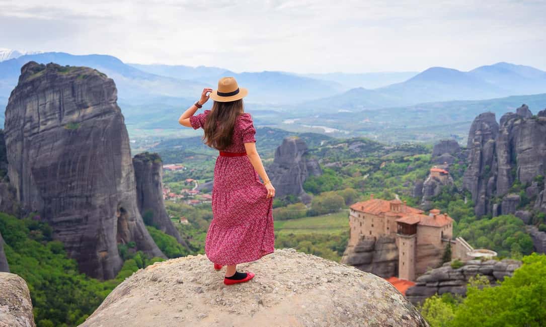 Athens: Meteora Monasteries Day Trip with Caves and Lunch - The Meteora circuit: viewpoints, Hermit Caves, and those short mystery stops