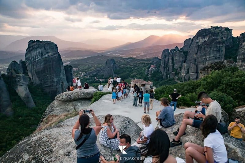 Athens: Meteora Monasteries Day Trip with Caves and Lunch - Visiting monasteries: how the day stays structured without feeling like a race