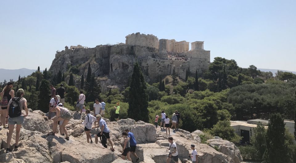 Athens: Private 4-Hour Tour with Acropolis and Old Town - Monastiraki Square, the Flea Market Area, and a Chance to Eat Like Locals