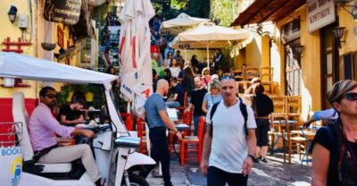 Athens: Private Evening Sightseeing Tour by Electric Tuk-Tuk - Pickup near Syntagma Square: easy start, smooth navigation