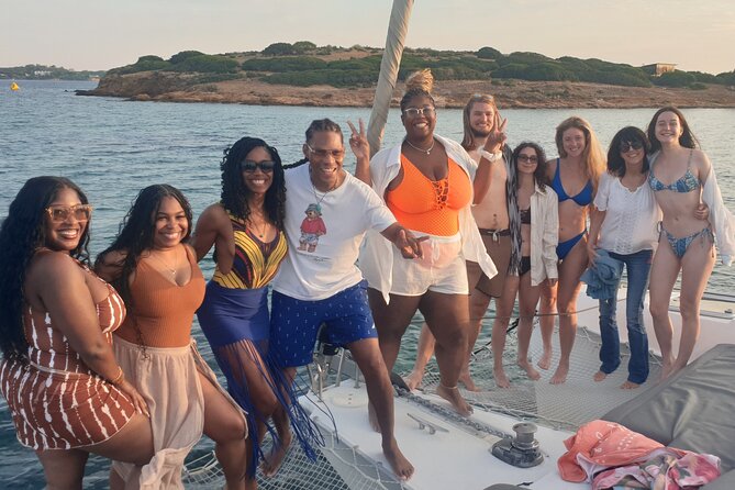 Athens Riviera Private Sail Catamaran with Meal and Wine - Crew style: why Captain Nick and Ada seem to matter