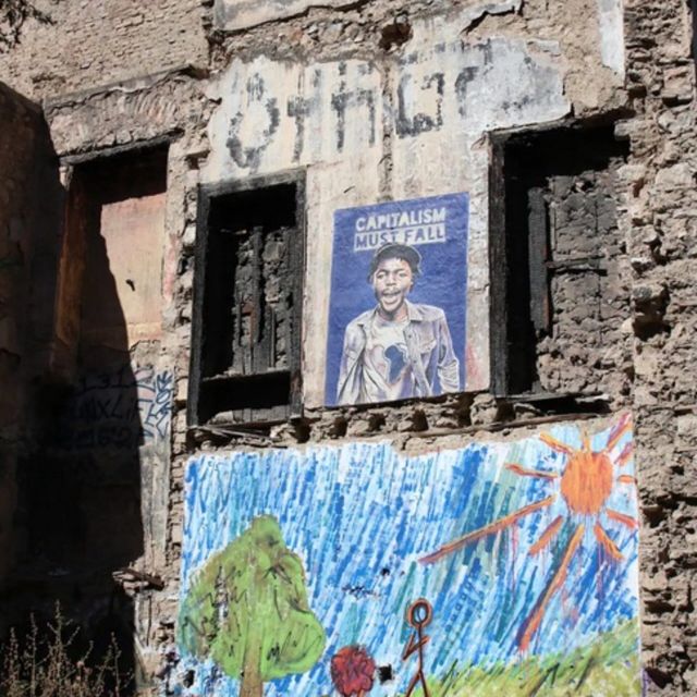 Athens Social and Political Walk - National Garden to Parliament: calm space, loud stakes