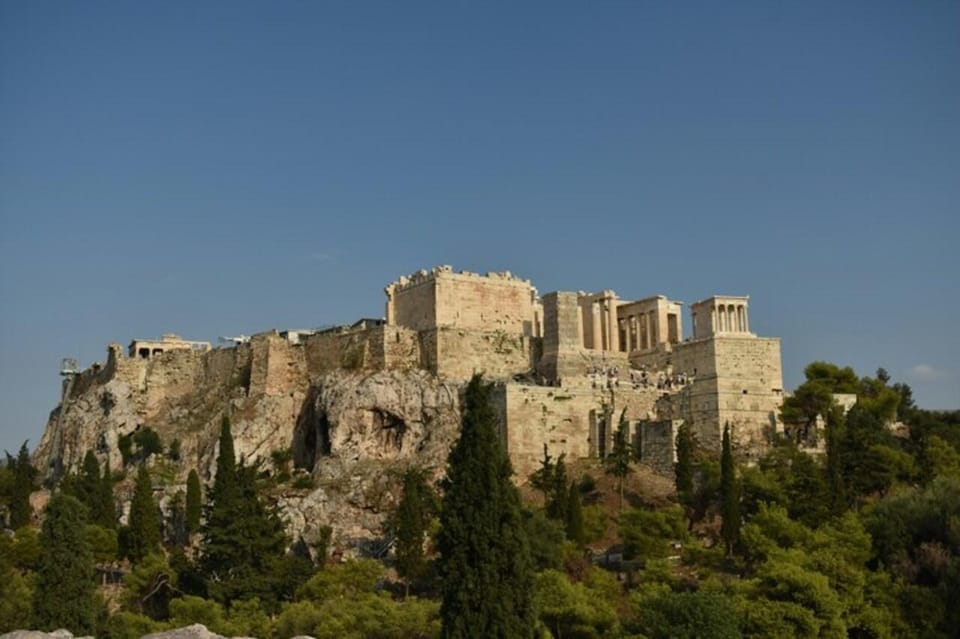 Athens: the Great Greek Philosophers Guided Tour in Spanish - Spanish Live Guide: How Language Changes the Experience