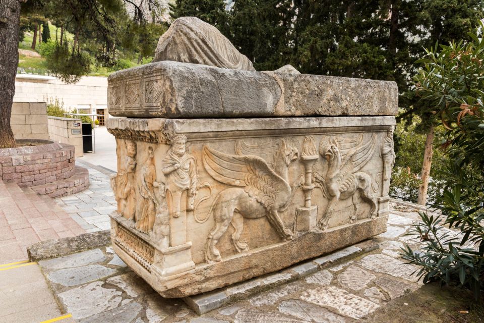 Delphi Small-Group Day Trip From Athens - Walking Delphi’s core ruins: Apollo, treasuries, and the Athenian story