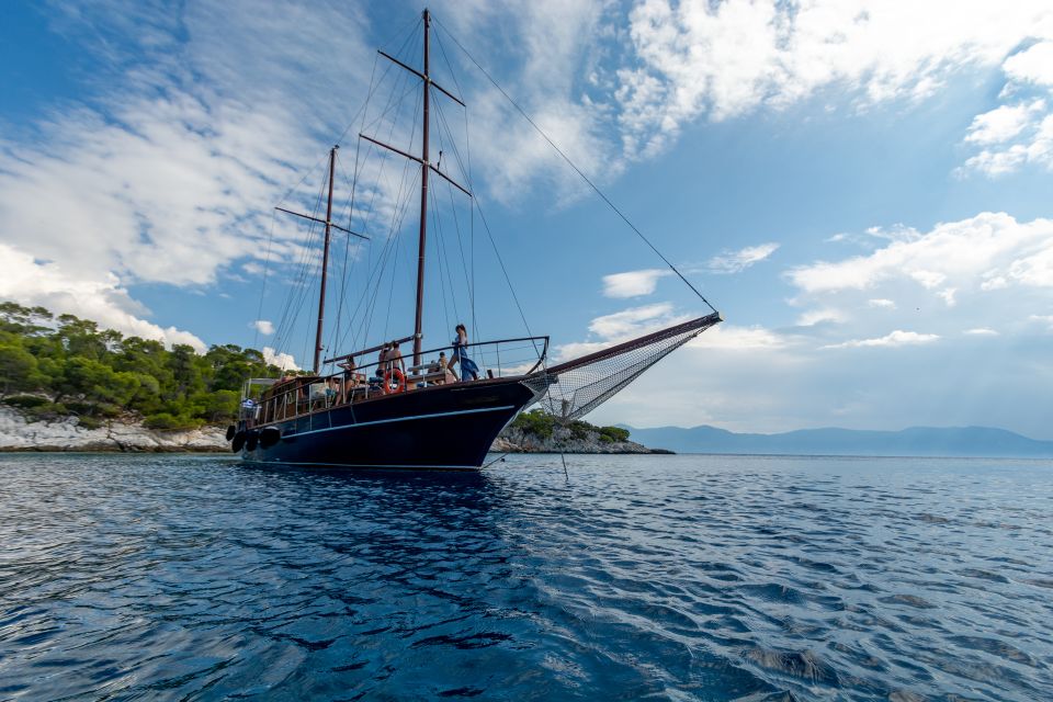 From Athens: Aegina, Agistri and Metopi Day Cruise w/ Lunch - Metopi swim spot: snorkeling gear, noodles, and the big moment
