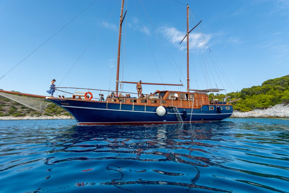 From Athens: Aegina, Agistri and Metopi Day Cruise w/ Lunch - Boat time isn’t filler: it’s part of the experience