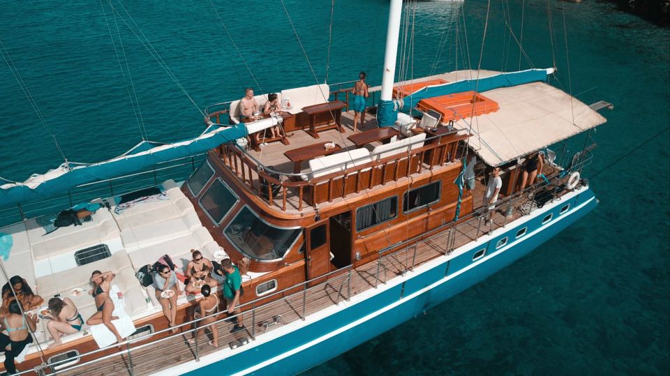 From Athens: Agistri, Moni & Aegina Day Cruise with Swimming - Return Sail Back to Athens: Deck Shade, Wi‑Fi, and the DJ Upstairs Option