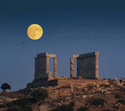 From Athens: Lake Vouliagmeni Spa & Temple of Poseidon Tour - The Athens drive: plan for traffic and enjoy the coast