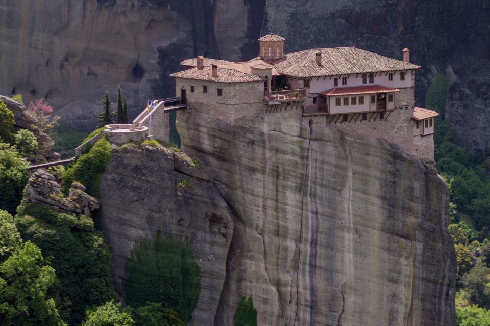 From Athens: Meteora Train Trip with Overnight Stay - Small group feel: why the guide names matter