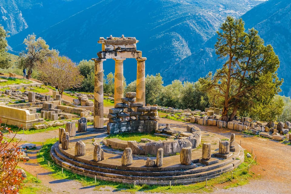 From Athens: Private Delphi and Thermopylae Guided Day Trip - Key things to know before you go