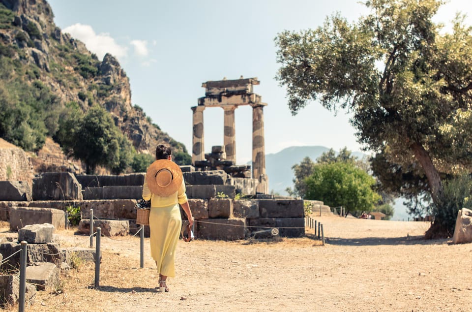 From Athens: Private Delphi and Thermopylae Guided Day Trip - The Athens drive: comfort, timing, and what to do with the long hours