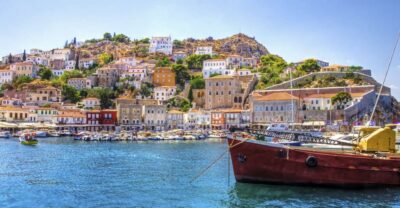 From Athens: Saronic Islands Full-Day Cruise with VIP Seats - Hydra’s cobblestone alleys and the pirate-safe amphitheater shape