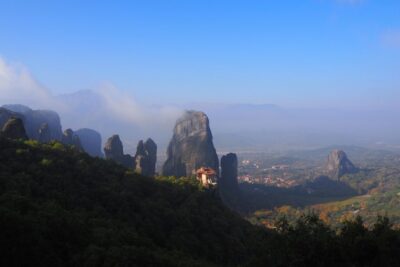 Meteora Monasteries Tour from Athens - Thermopylae’s Hot Gates: the start that gives Meteora context
